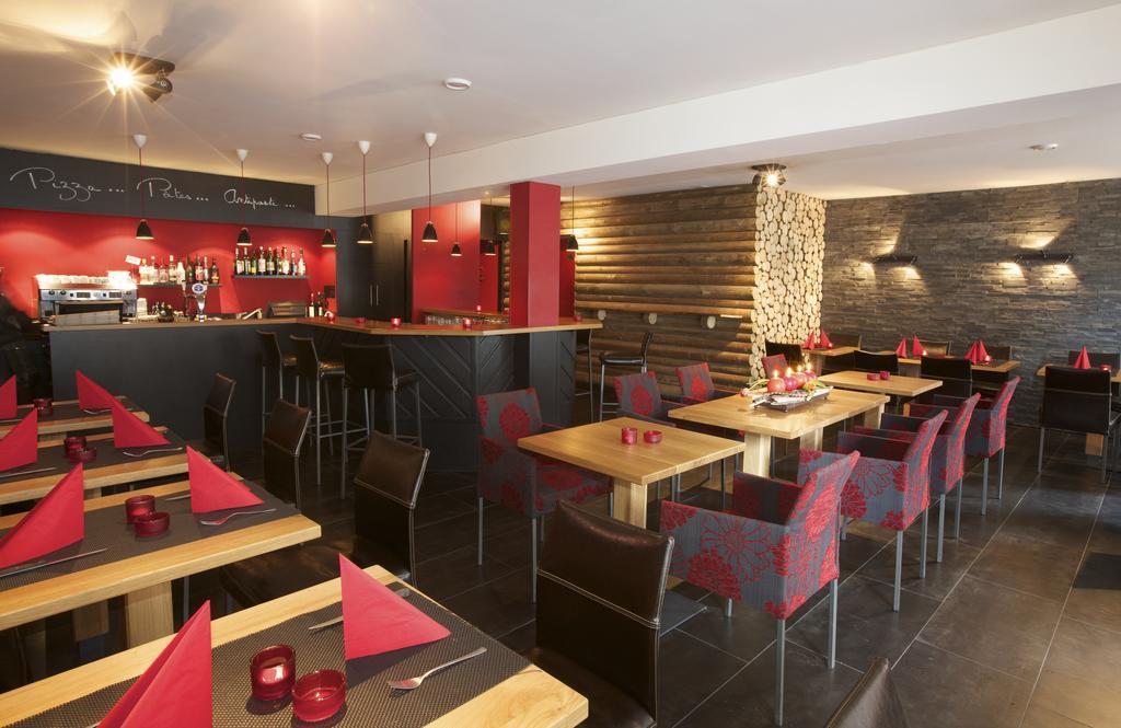 Hotel-Restaurant Le Lion D'Or Porrentruy Esterno foto